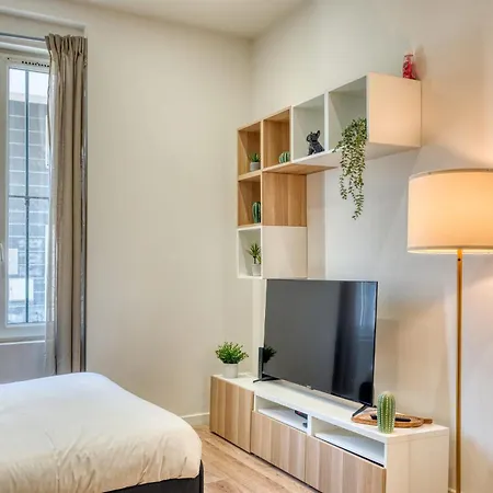 Le Berlioz - Cosy - Métro A Et B - Wifi Inclus Apartamento *